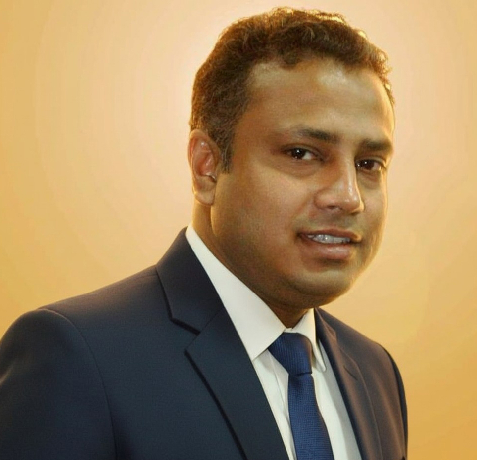 Portrait photo of Sumsuzzaman Chowdhury, full-stack web developer